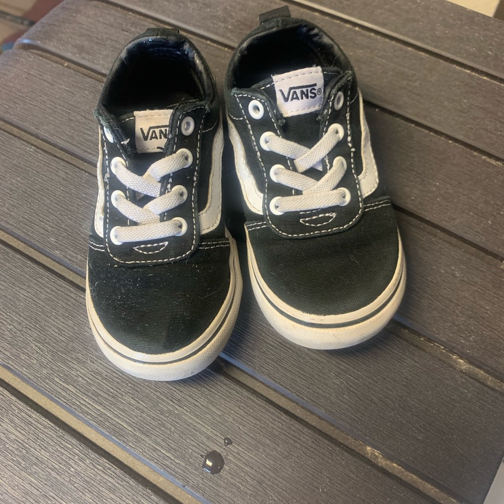 Toddler size 7 Vans ward